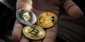 A Complete Guide to Investing in Bitcoins and Other Cryptocurrencies - crpyto investment